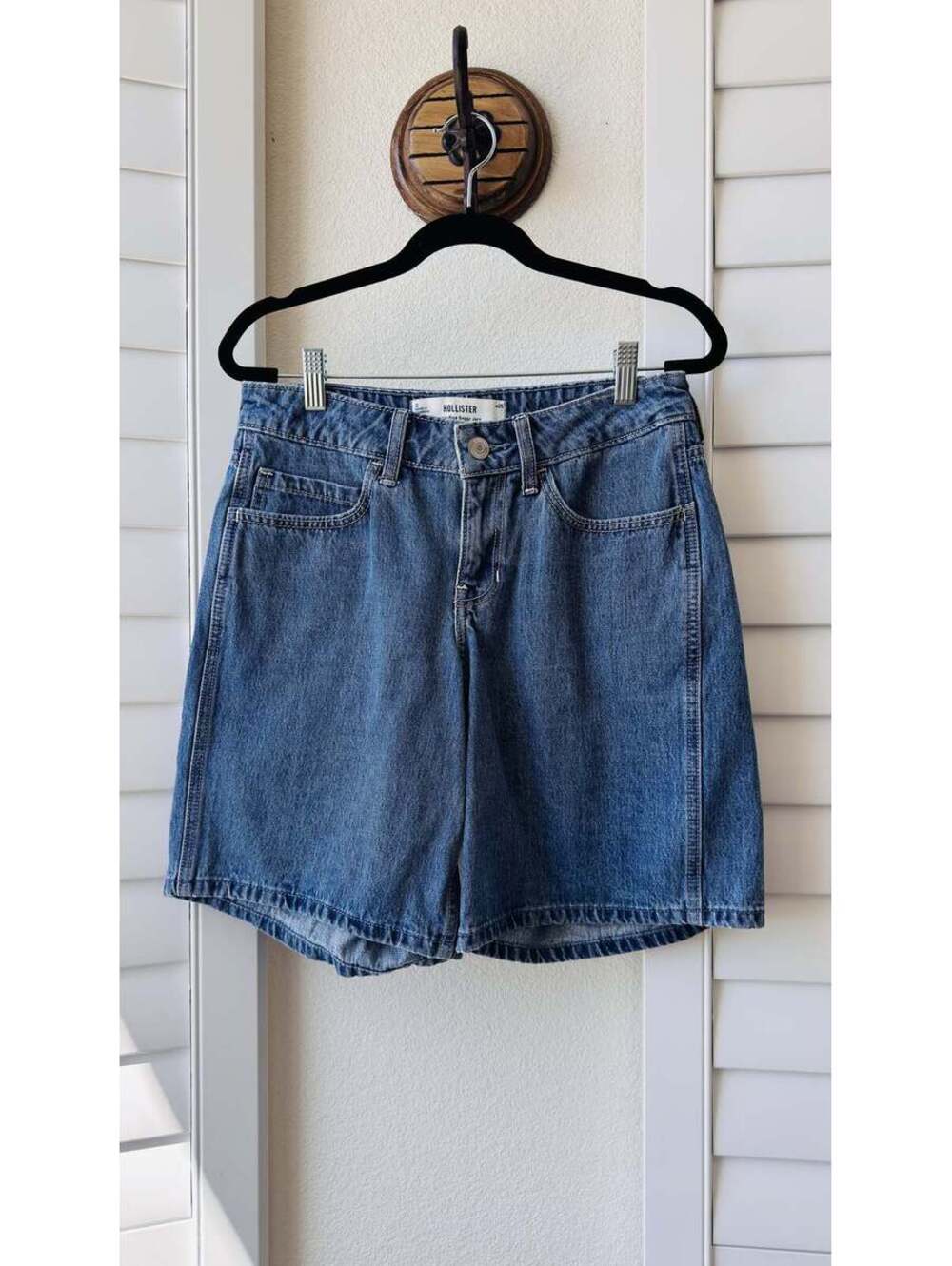 Hollister Low-Rise Baggy Jort Denim Shorts Size 25